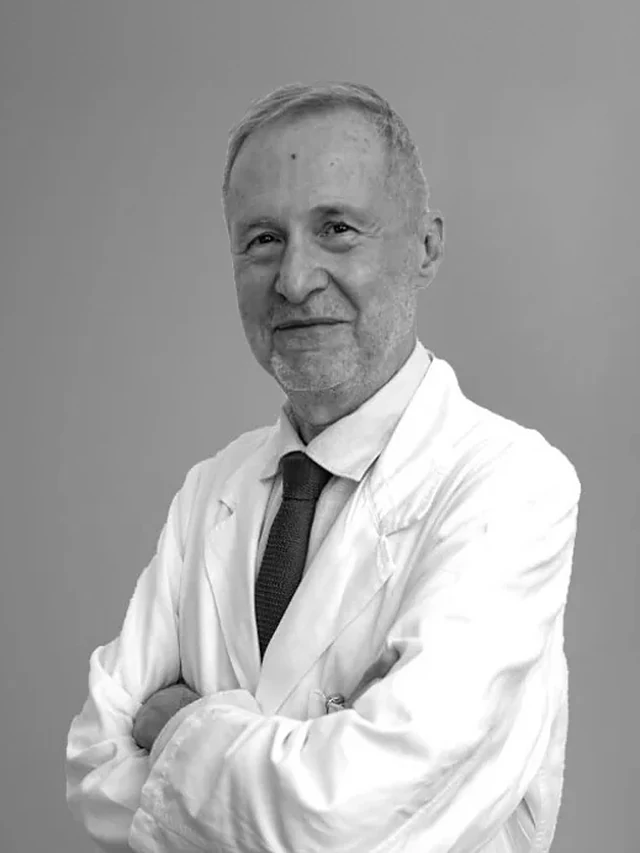 Ritratto di Fabio Massimo Ulivieri in camice bianco